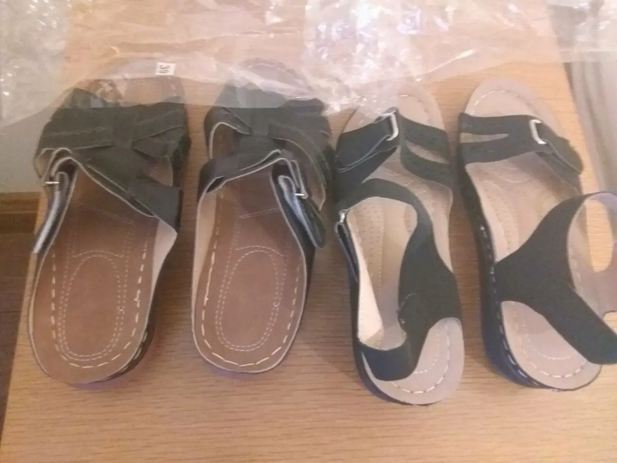 Ladies   size6 sandles - Image 1