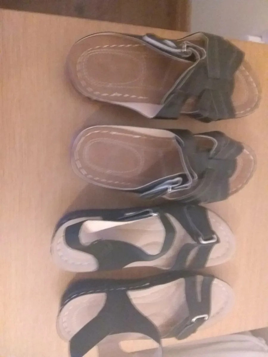 Ladies   size6 sandles - Image 2