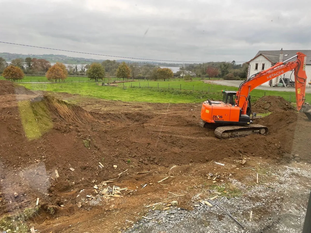 13 ton diggers, tractors and trailers - Image 1