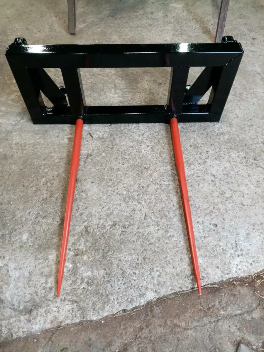 Bale spike with euro bracket s - Image 1