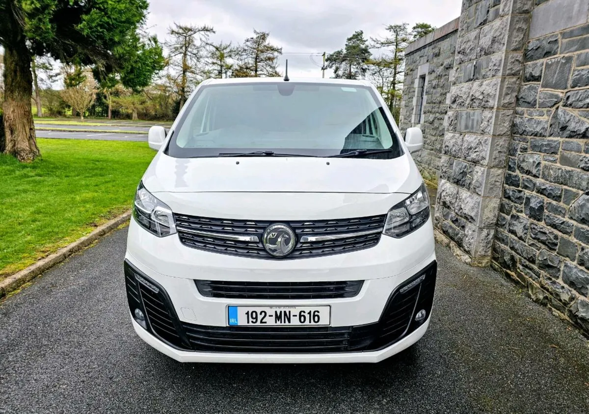 Vivaro  Top Spec Sportive - Image 3