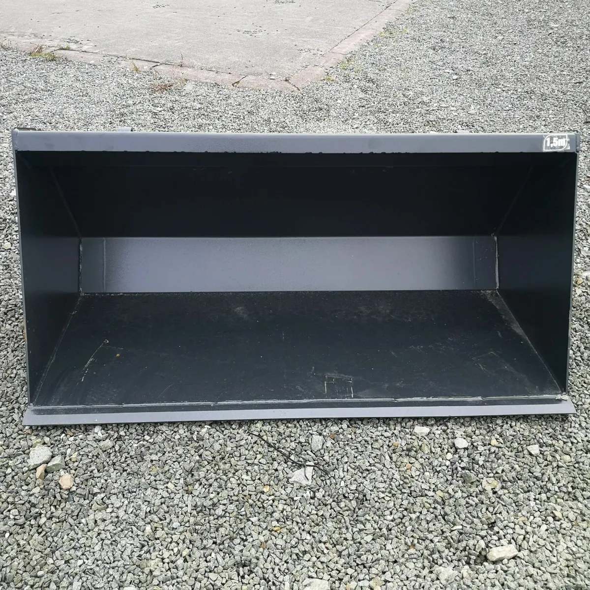 5ft loader bucket (euro hooks) - Image 4