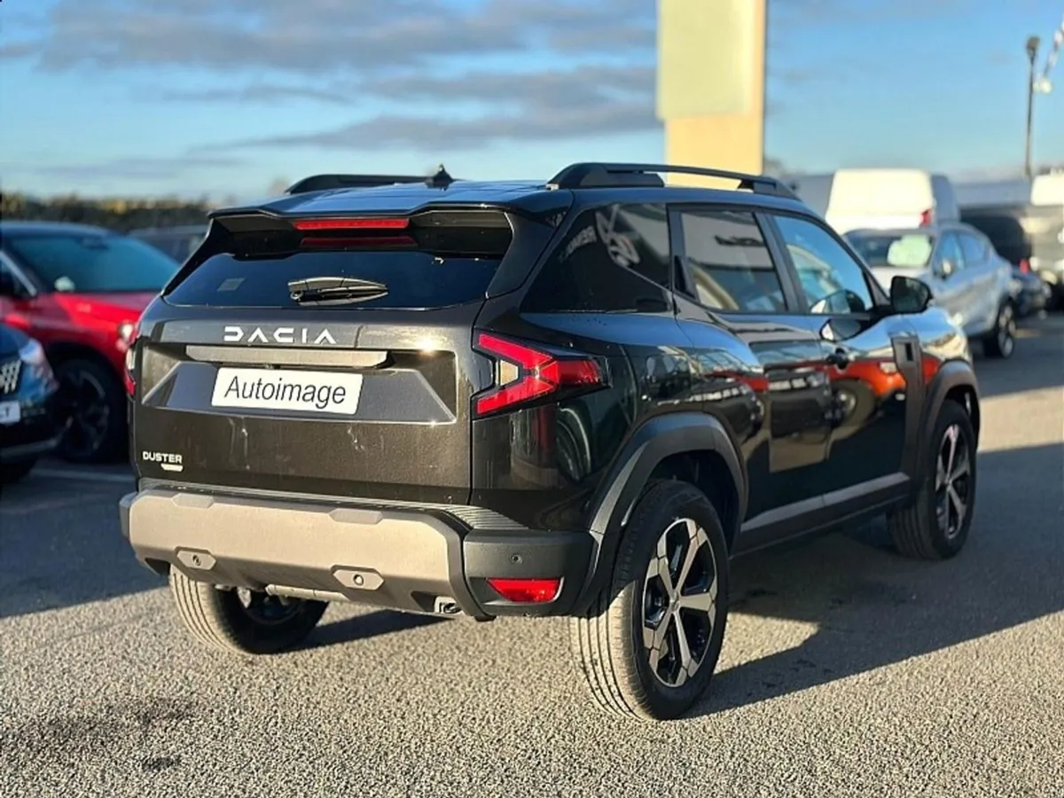 Dacia Duster Petrol-hybrid 140 BHP Journey - Image 3