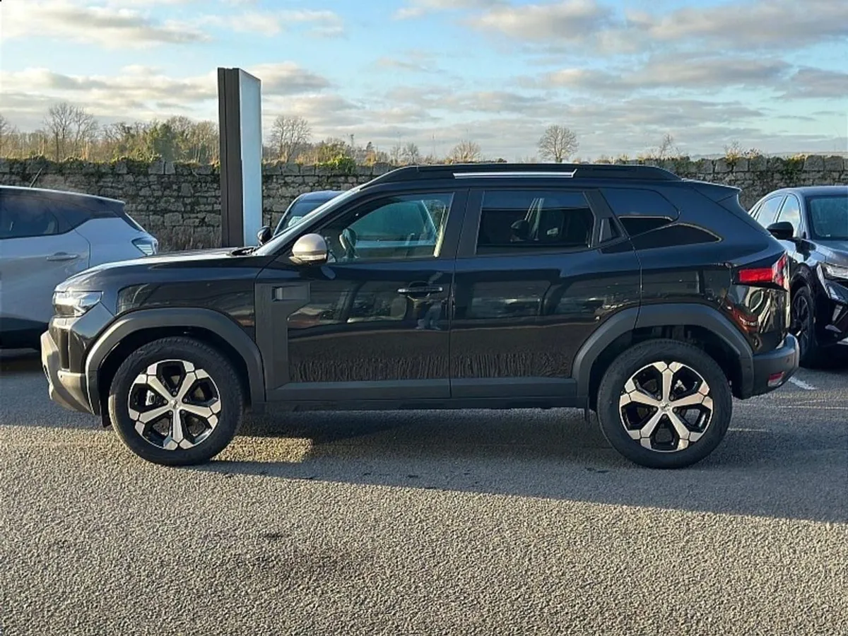 Dacia Duster Petrol-hybrid 140 BHP Journey - Image 4