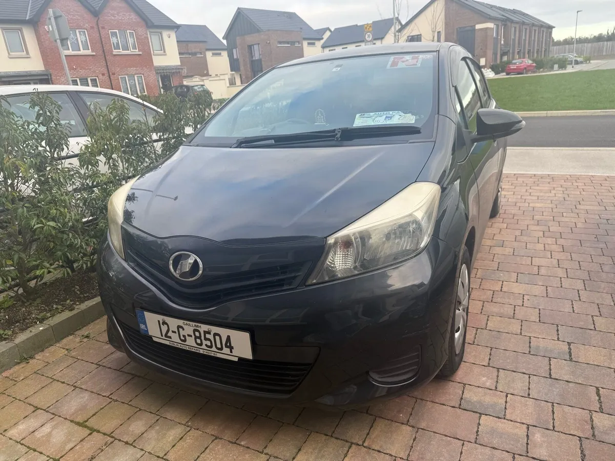 Toyota Vitz Automatic 2012 - Image 2
