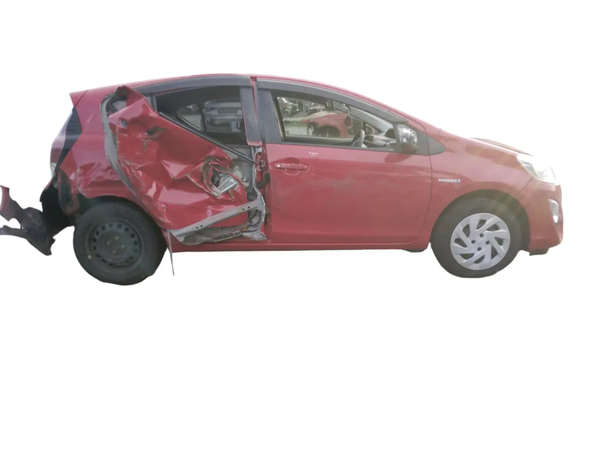 2016 TOYOTA AQUA Breaking/Dismantling - Image 2