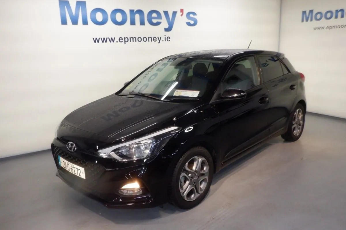 Hyundai i20 Deluxe 1.2l Petrol Hatchback - Image 1