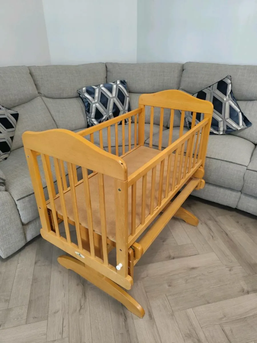 Babylo glider crib on sale