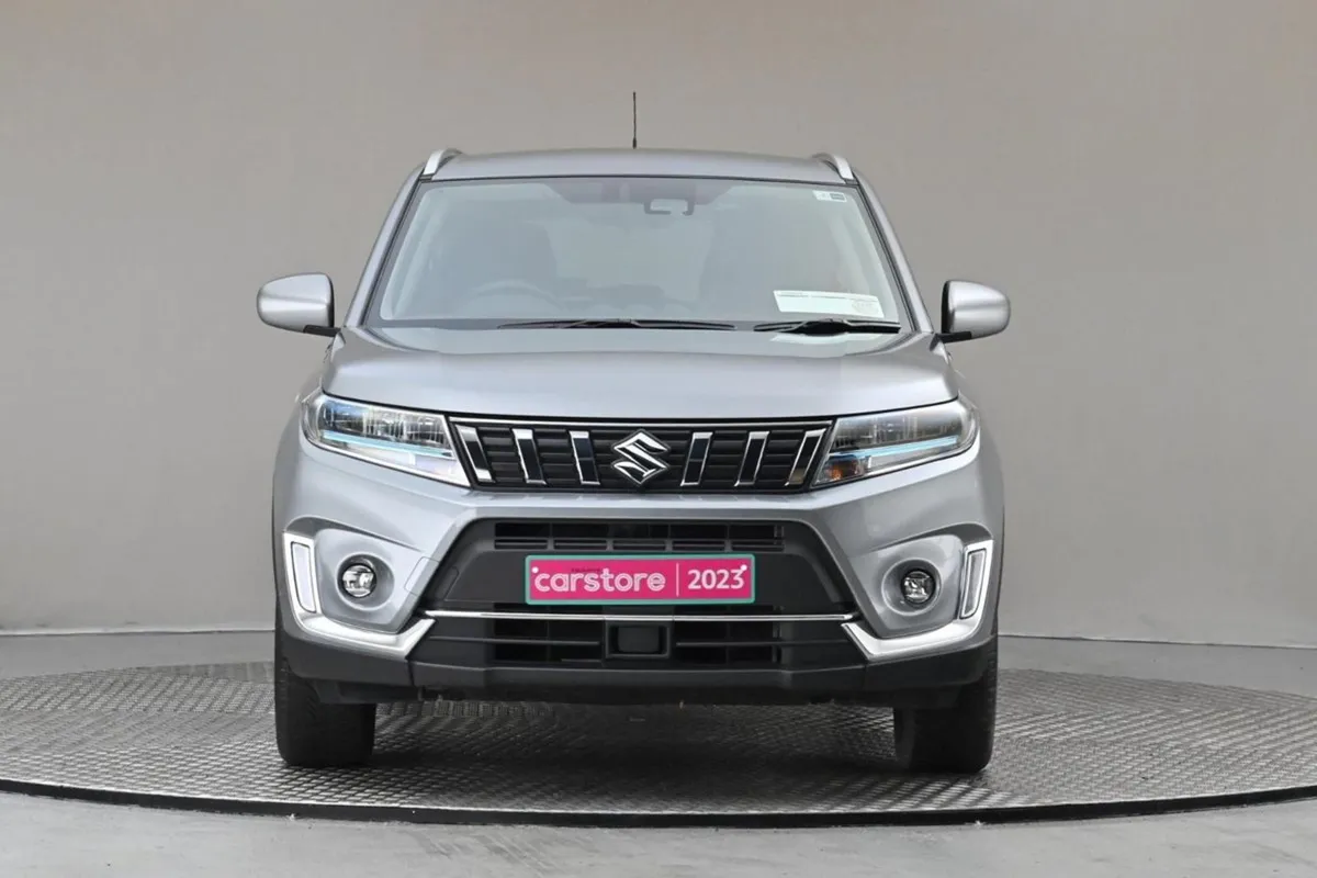 Suzuki Vitara 1.5 Full Hybrid Auto  sat Nav rever - Image 2