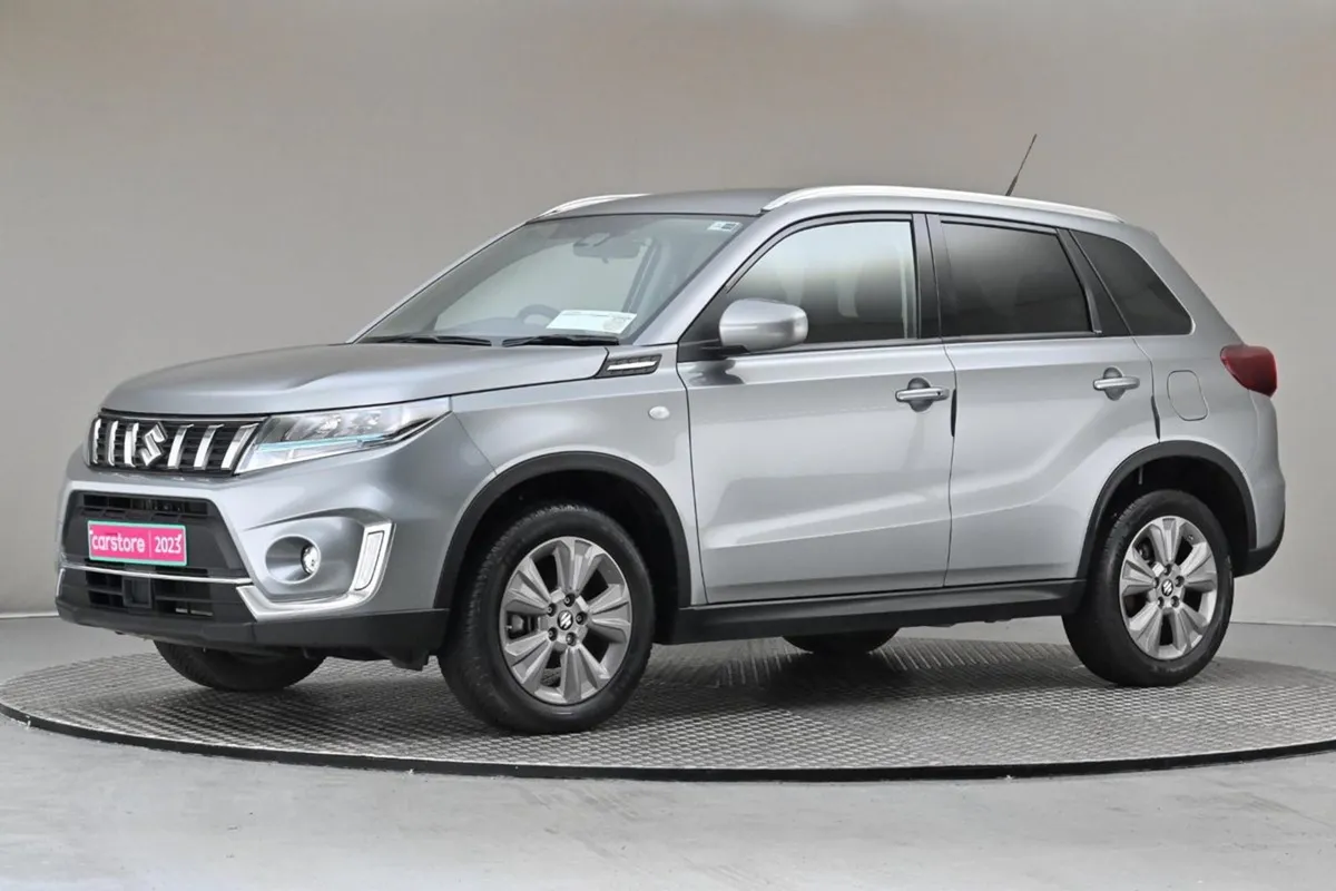 Suzuki Vitara 1.5 Full Hybrid Auto  sat Nav rever - Image 4