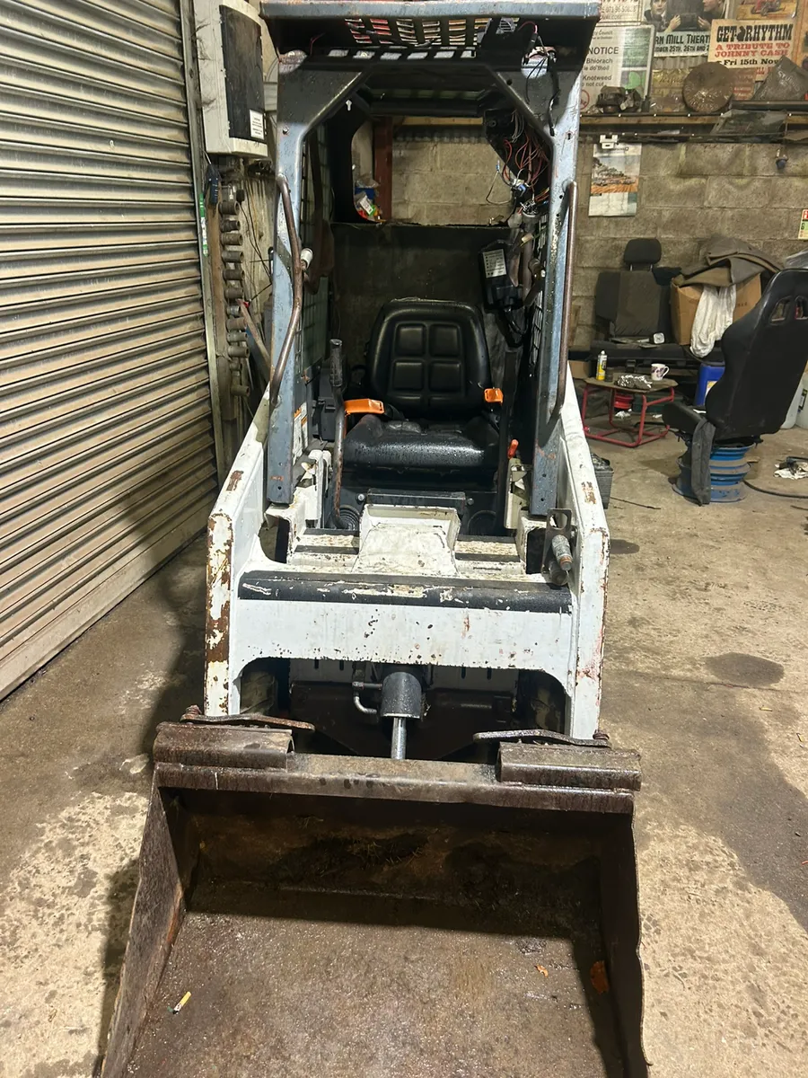 Bobcat skid steer - Image 2