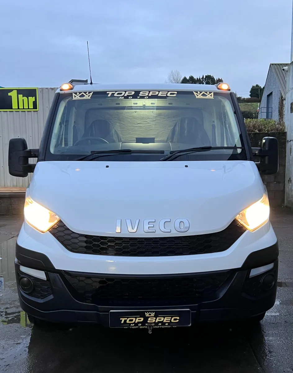 Iveco Daily recovery truck 2015 - Image 2