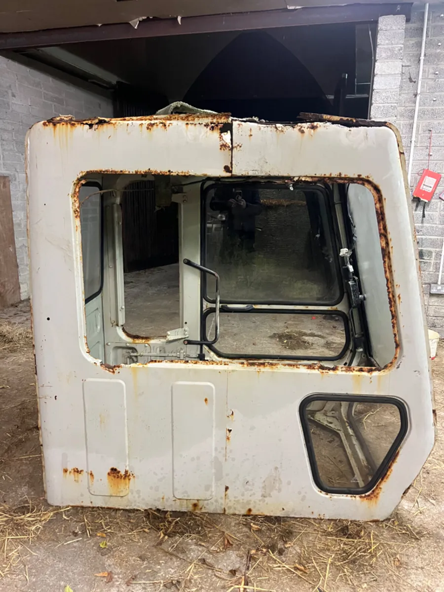 Hitachi ex100-1 fh130-3 ex120-1 cab - Image 2