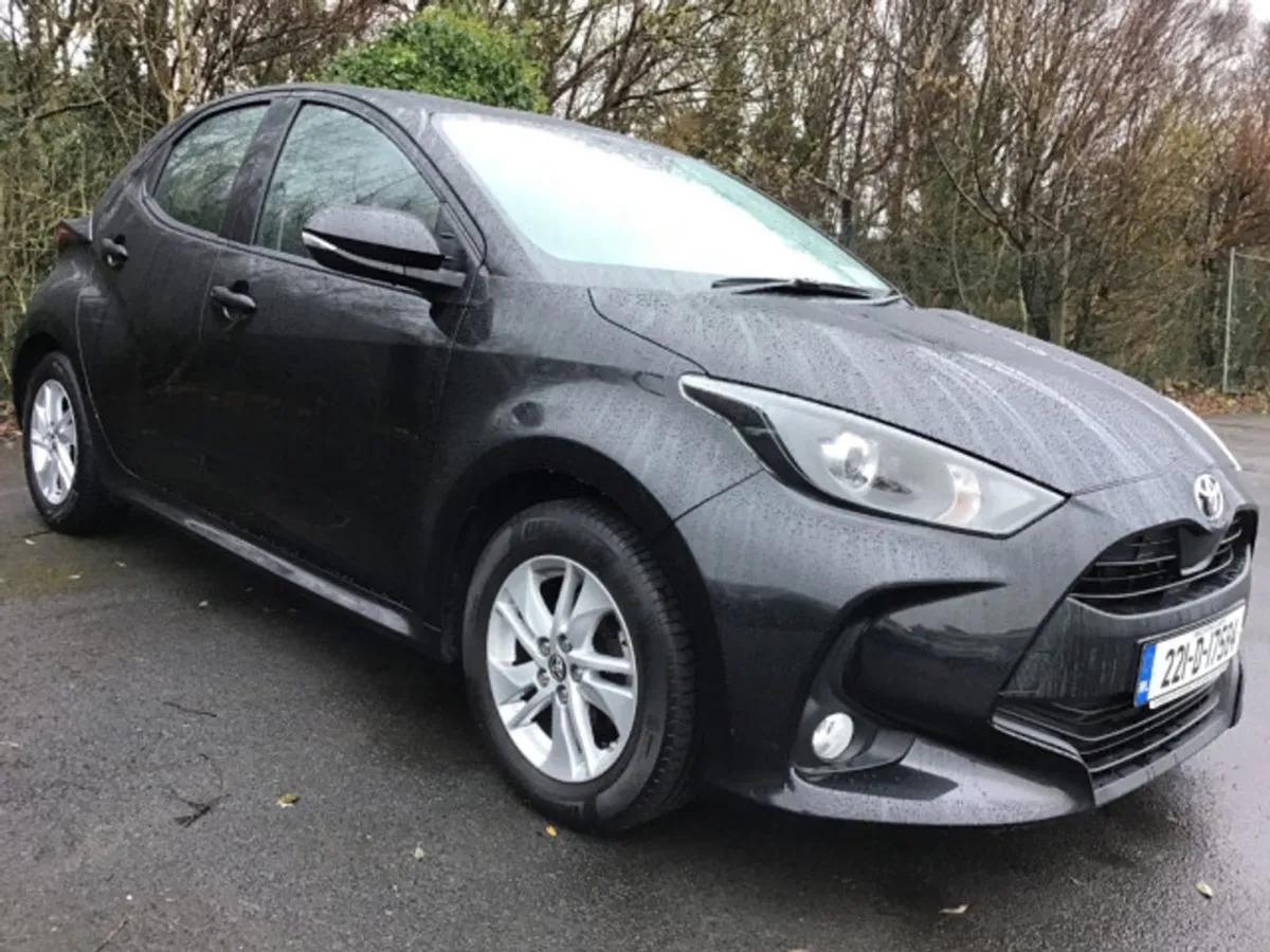 Toyota Yaris 1.0 Luna 5DR - Image 1