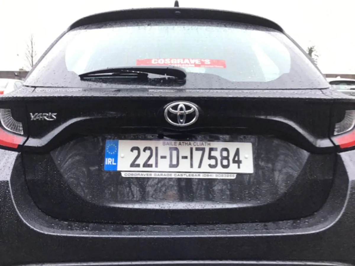 Toyota Yaris 1.0 Luna 5DR - Image 3