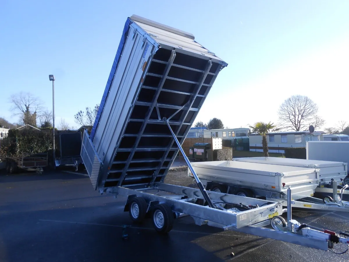 Tipping & tilt bed Trailers  fully electric - Image 3