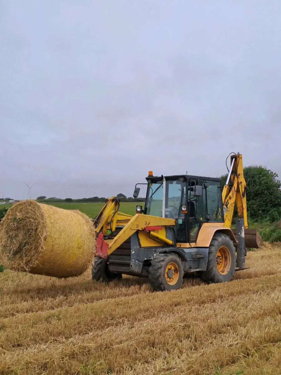 Massey Ferguson fermec 750 digger - Image 1