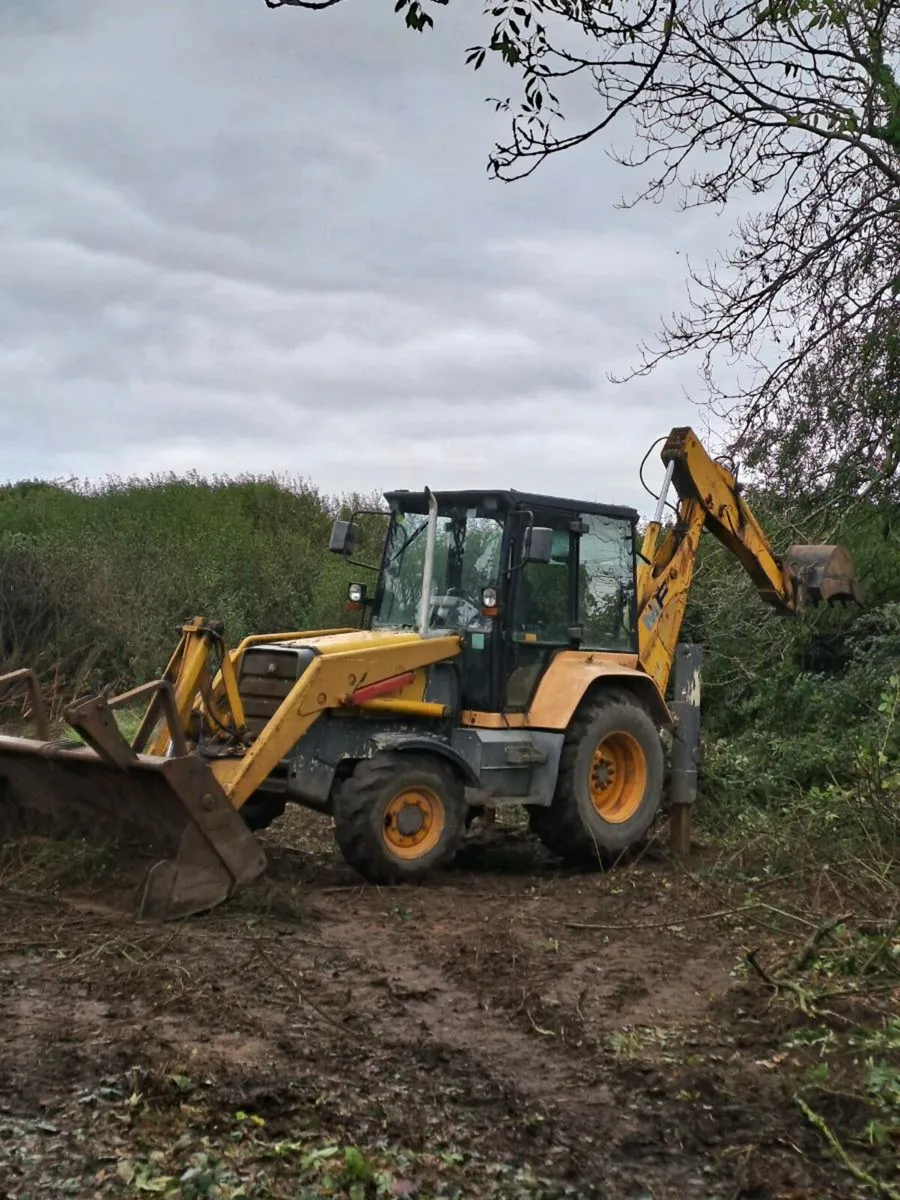 Massey Ferguson fermec 750 digger - Image 3