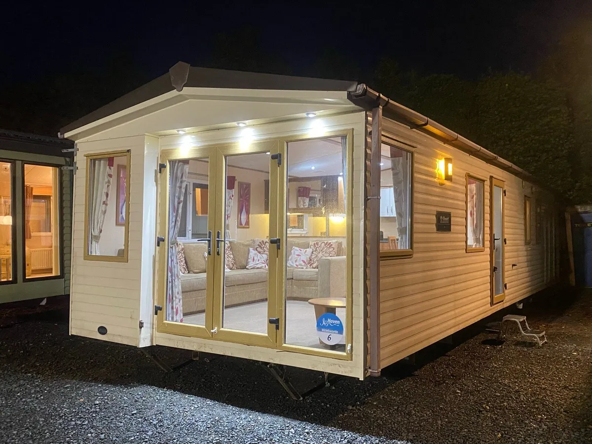 LATE NIGHT VIEWING @ HUDSONS KILDARE MOBILE HOMES - Image 4