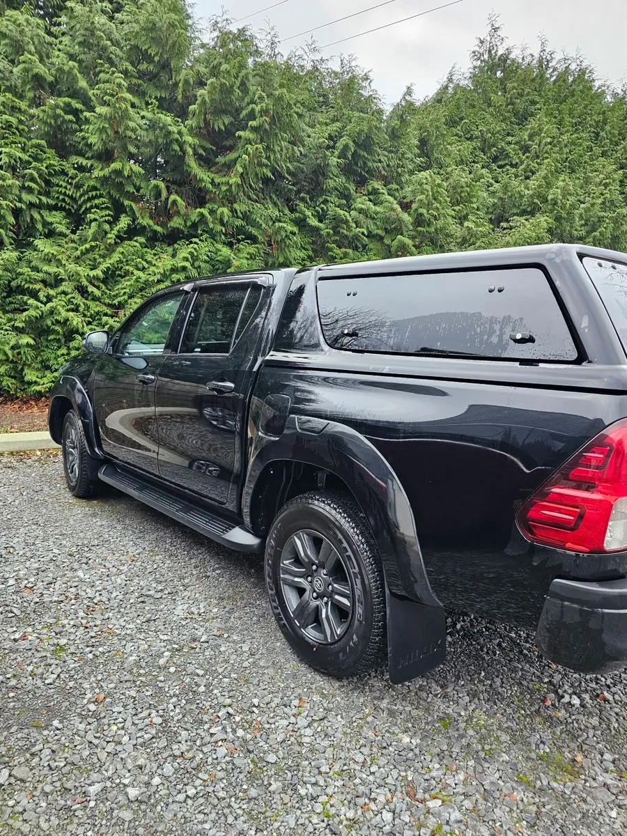 Toyota Hilux 2022 Crew cab - Image 2