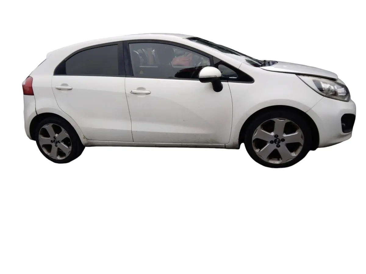 2013 KIA RIO Breaking/Dismantling - Image 2