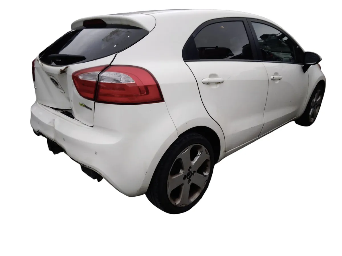 2013 KIA RIO Breaking/Dismantling - Image 3