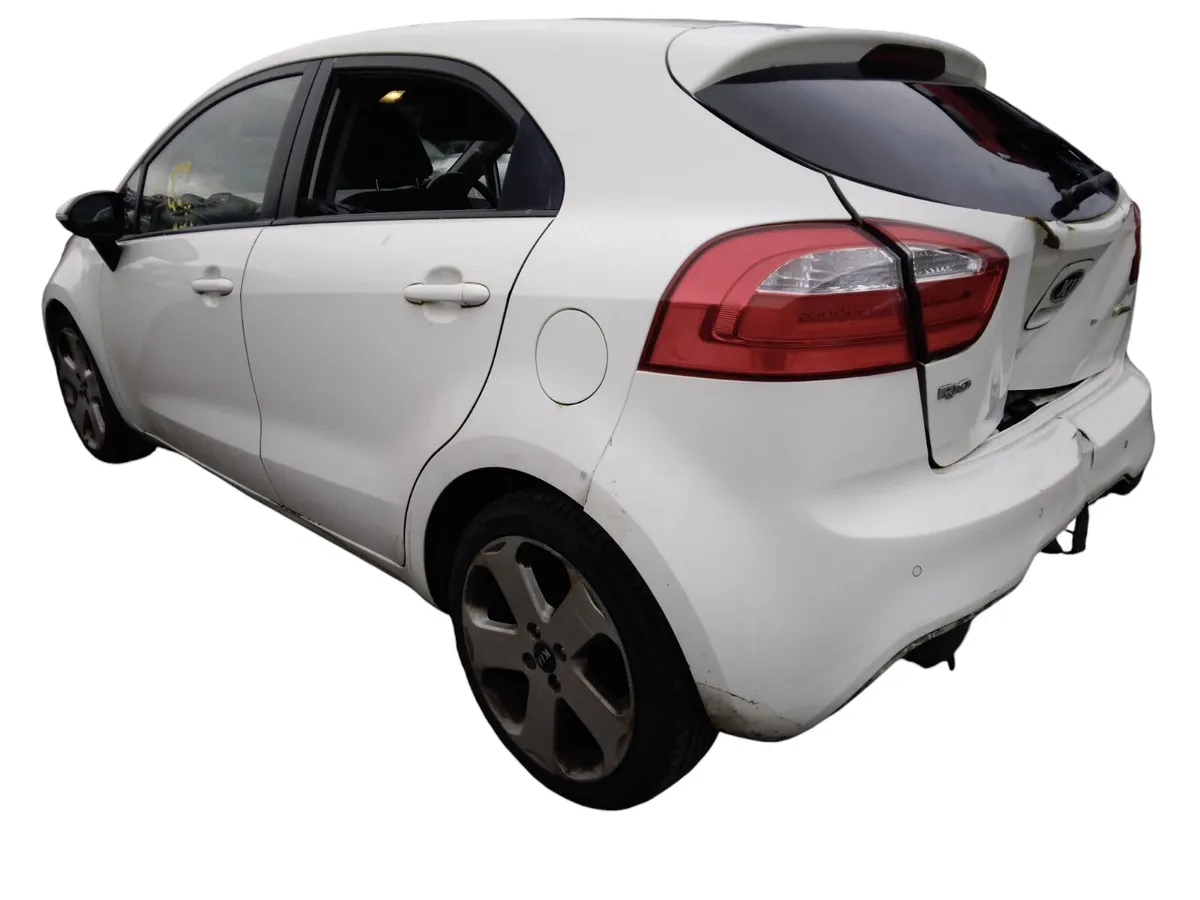 2013 KIA RIO Breaking/Dismantling - Image 4