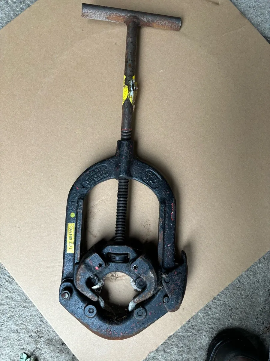 RIDGID HINGED PIPE CUTTER - Image 1