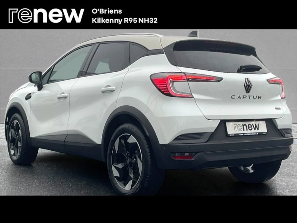 Renault Captur Techno E-tech Hybrid 1.6 145 BHP A - Image 3