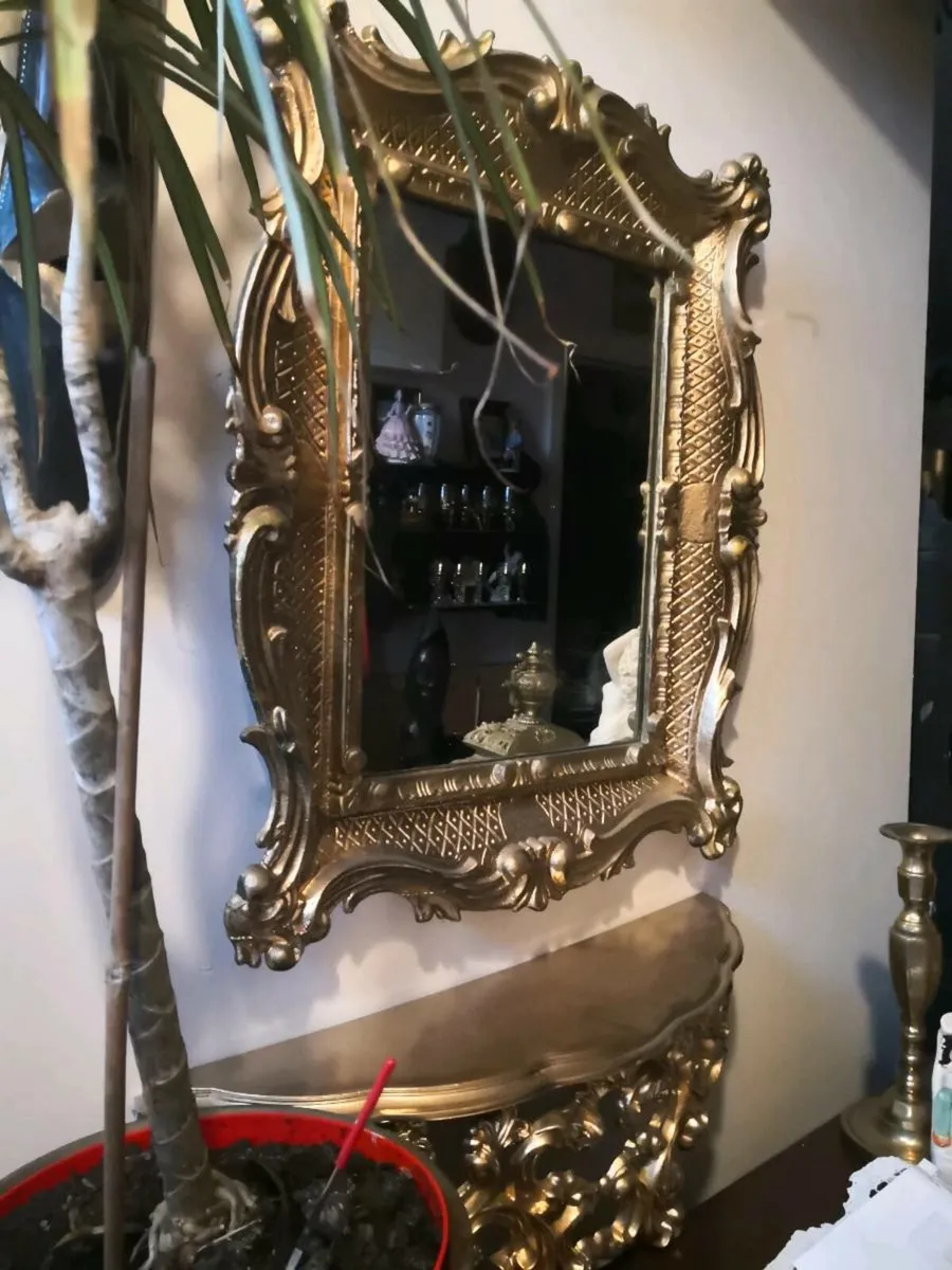 Beautiful Laricol shelf with antique mirror - Image 2