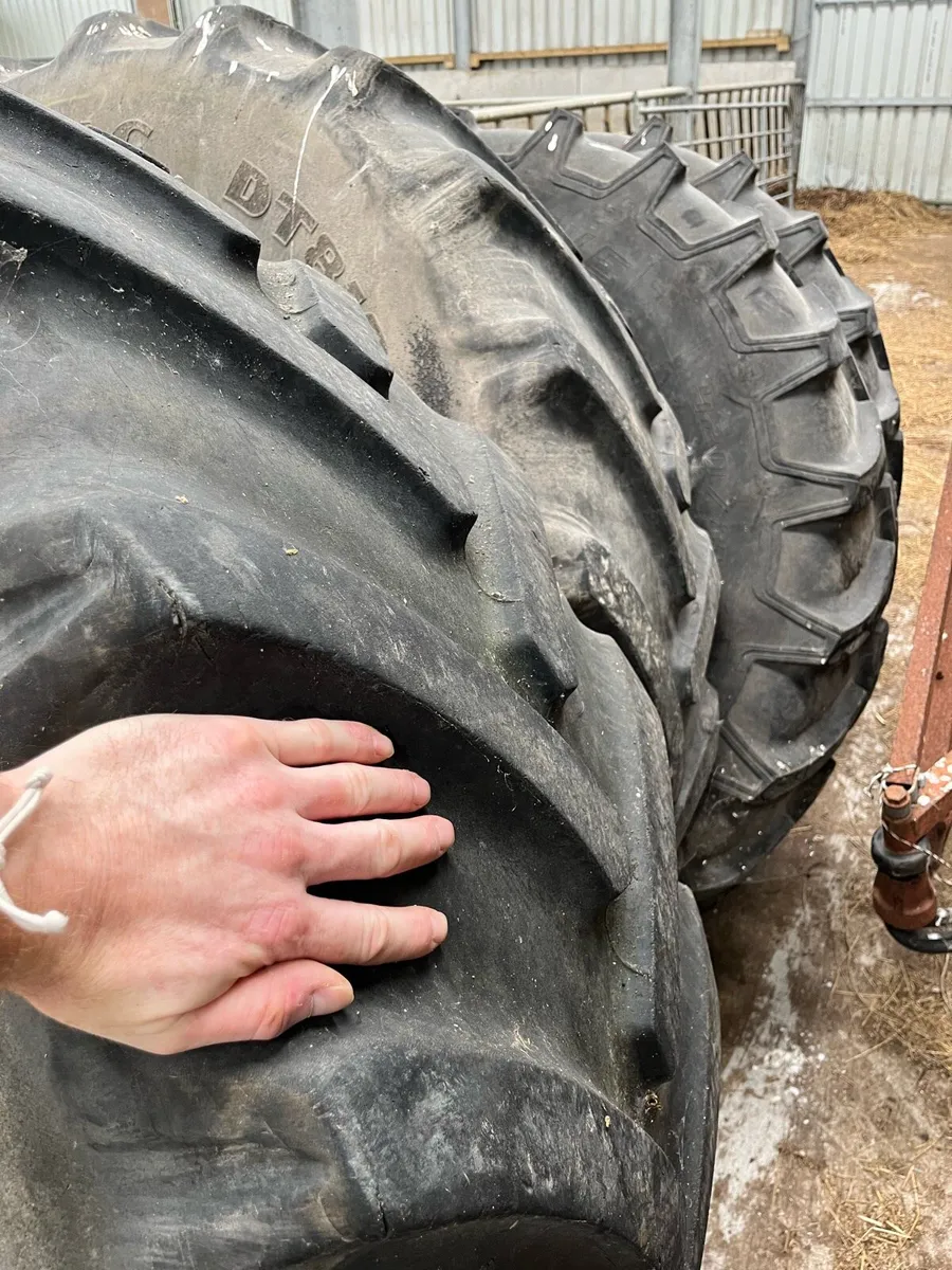 Tractor tyres - Image 1