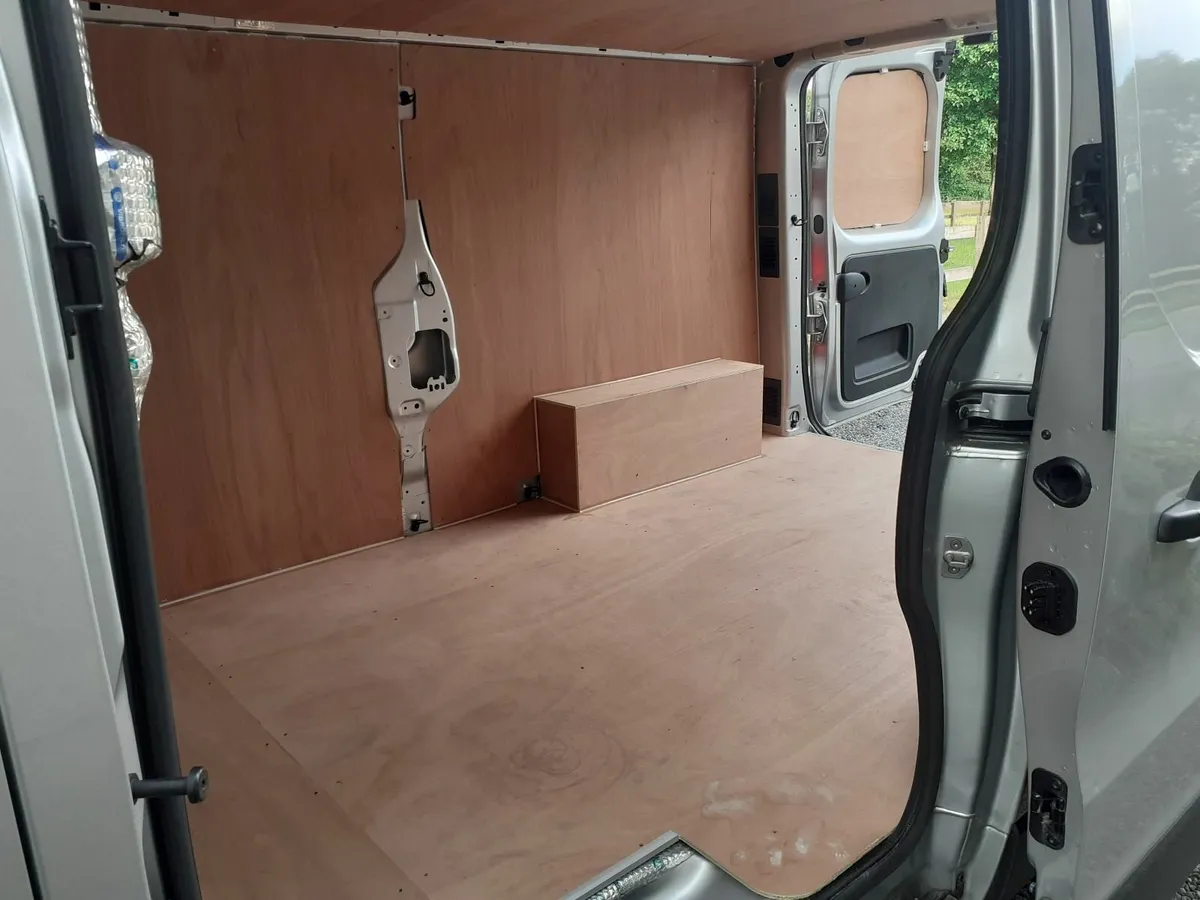 Renault Trafic Sport 2019 LWB Work/Stealth Camper. - Image 4