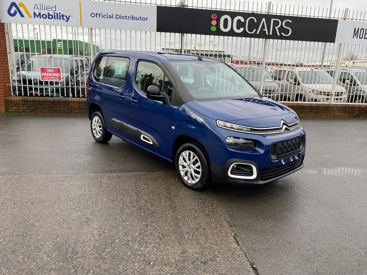 2024 Citroen Berlingo Low Floor wheelchair - Image 2