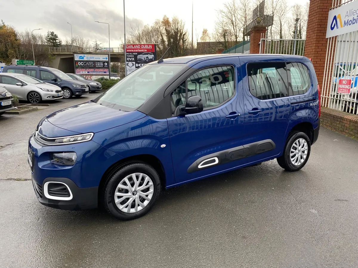 2024 Citroen Berlingo Low Floor wheelchair - Image 3