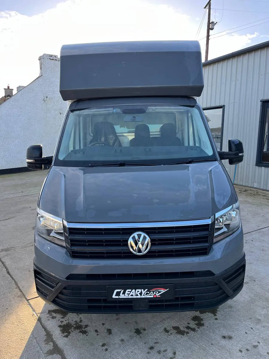 2019 Volkswagen Crafter Luton with Tail-lift - Image 2