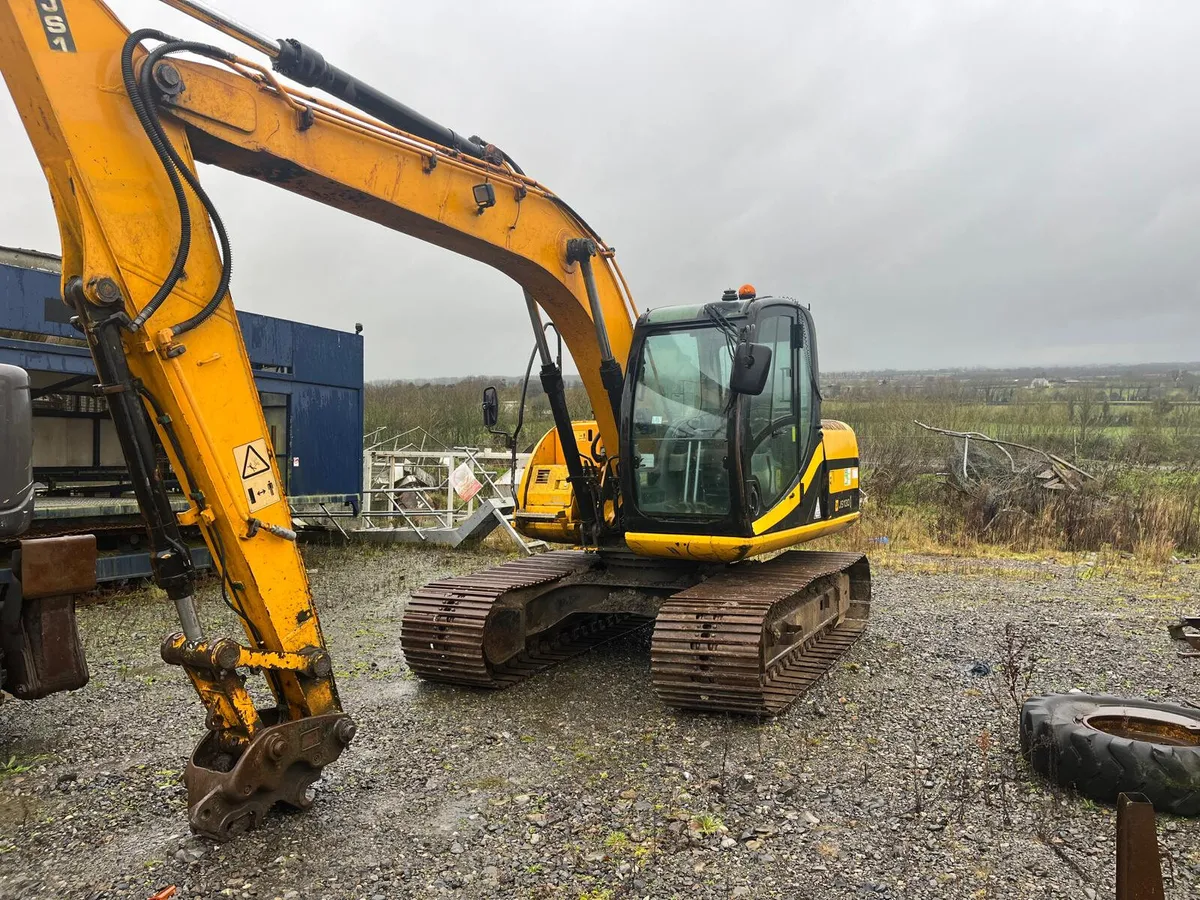 JCB JS130 Excavator - Image 3