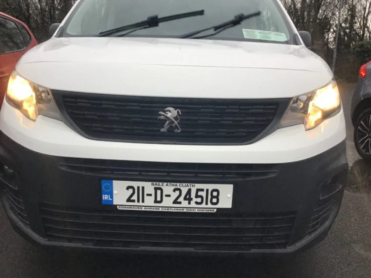 Peugeot Partner Professional Plus 1.5 Blue HDI - Image 1