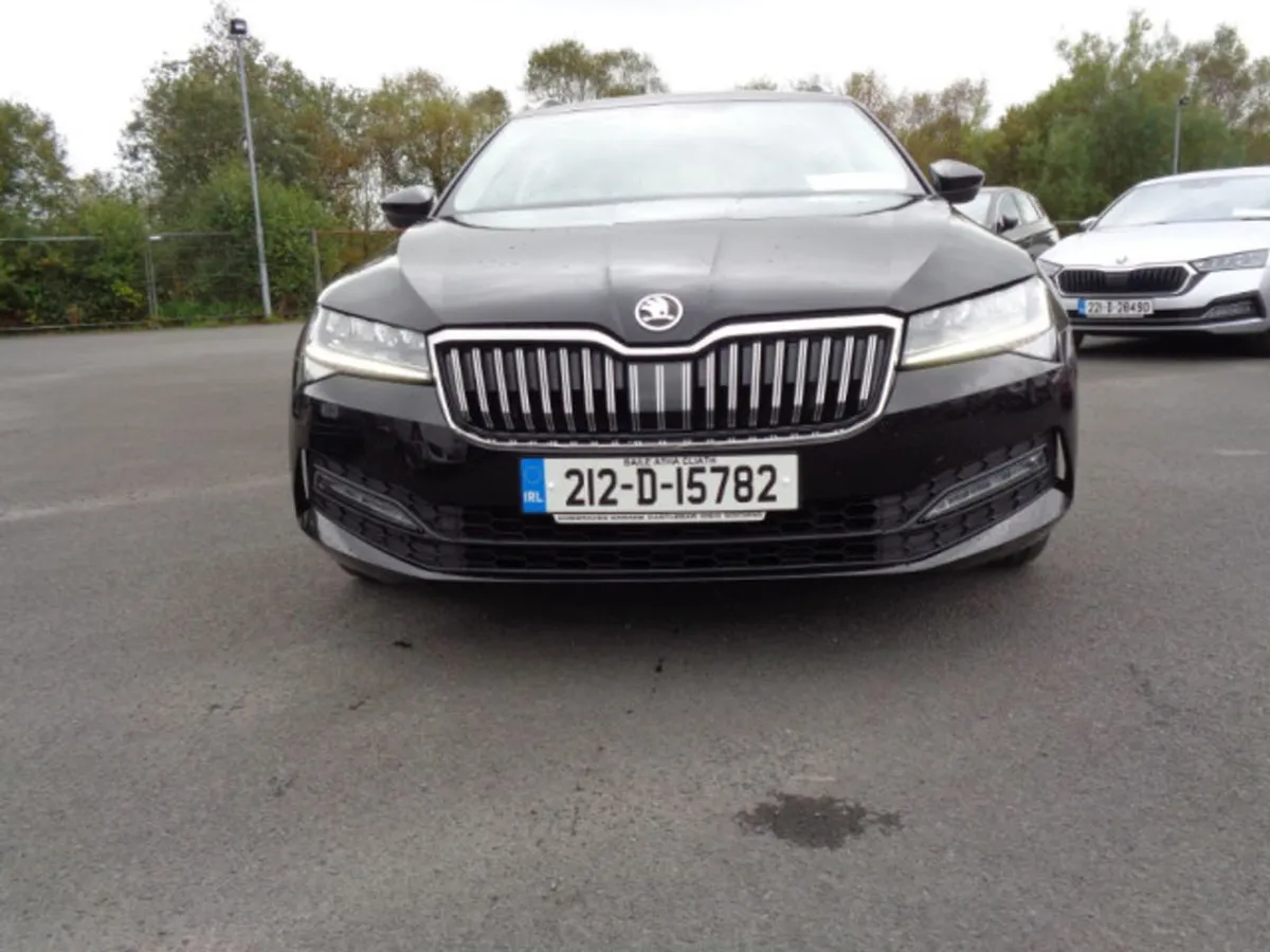 Skoda Superb Estate AMB 2.0tdi 150HP 5DR - Image 1