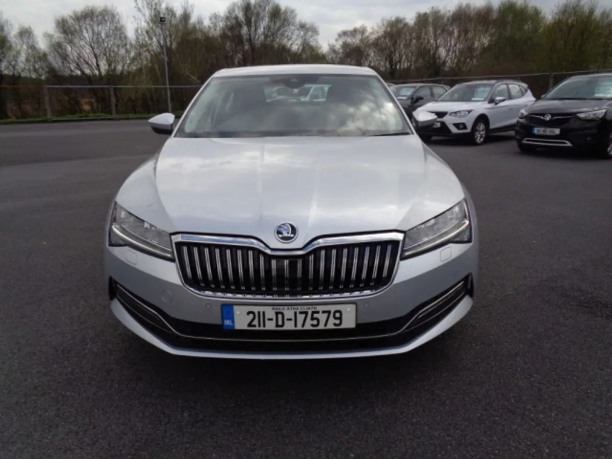 Skoda Superb Style 2.0tdi 150HP 5DR - Image 1