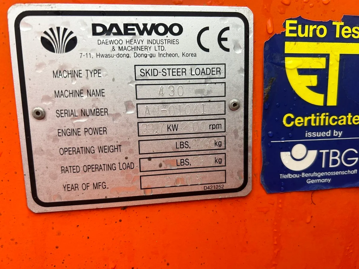 Daewoo 430 skid steer - Image 4