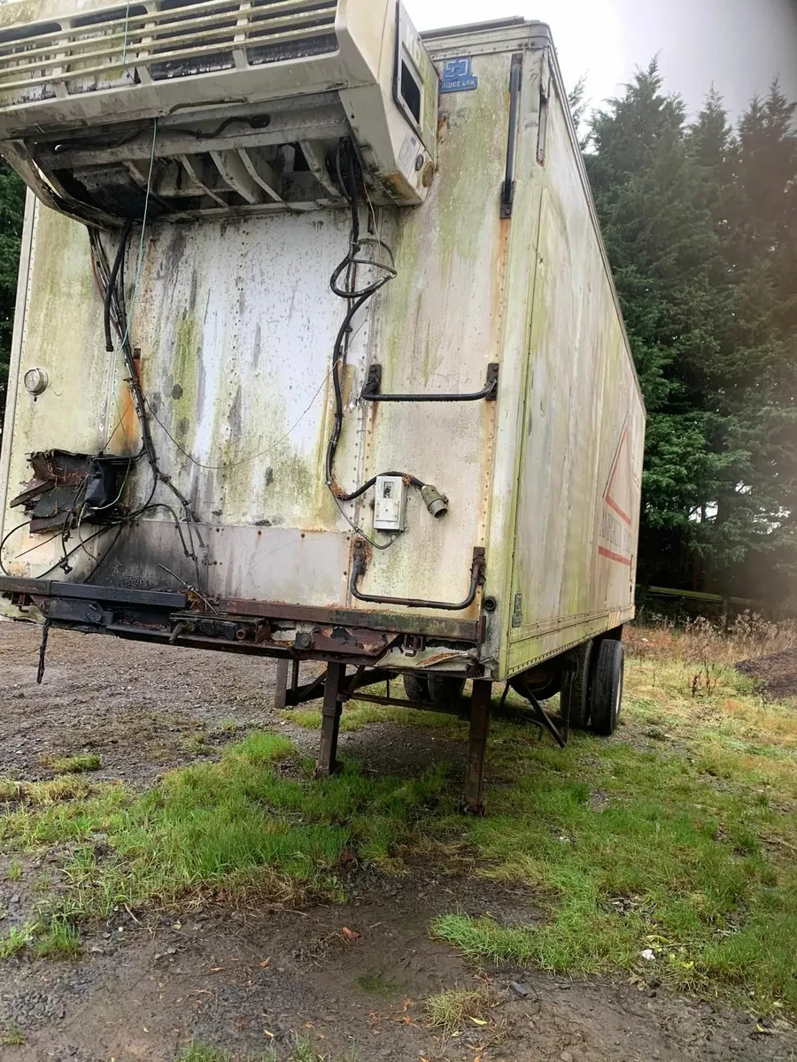 Refrigerated Trailer (meat rails attached). - Image 1