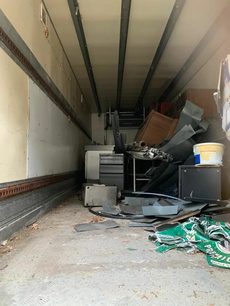 Refrigerated Trailer (meat rails attached). - Image 2