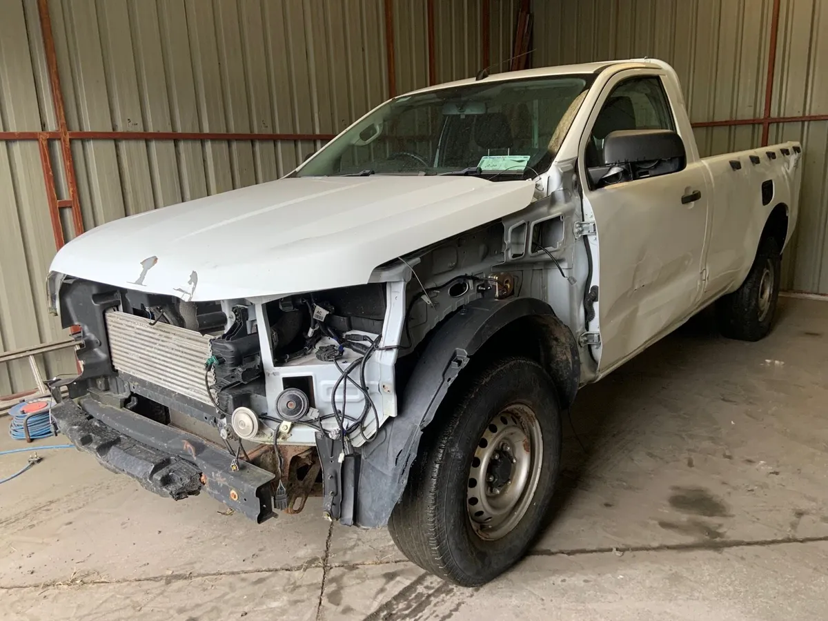 2018 Ford ranger 20k kms from new - Image 2