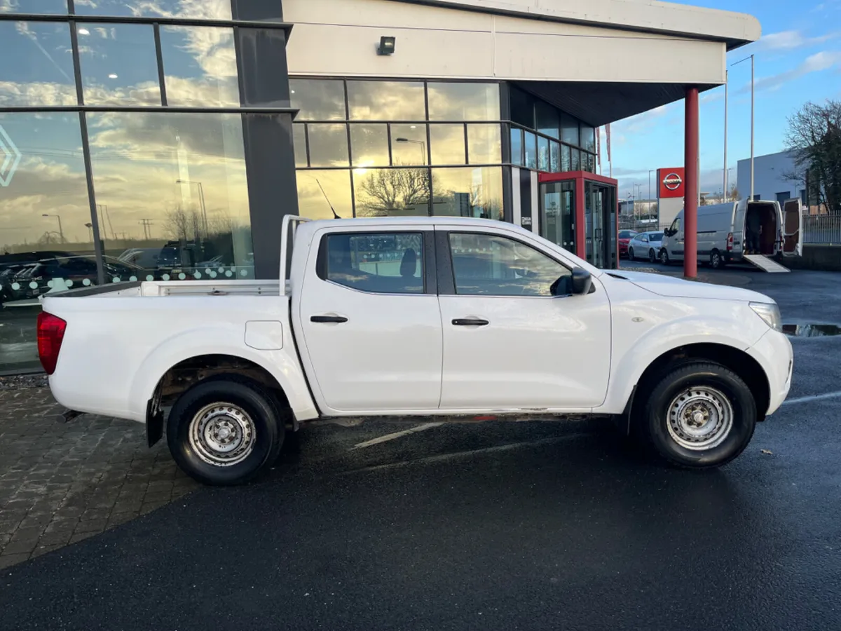 Nissan Navara NP300 XE Double Cab - Image 2