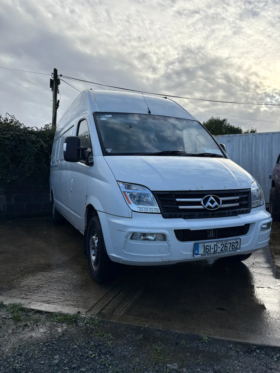 LDV V80 LHR 4DR - Image 1