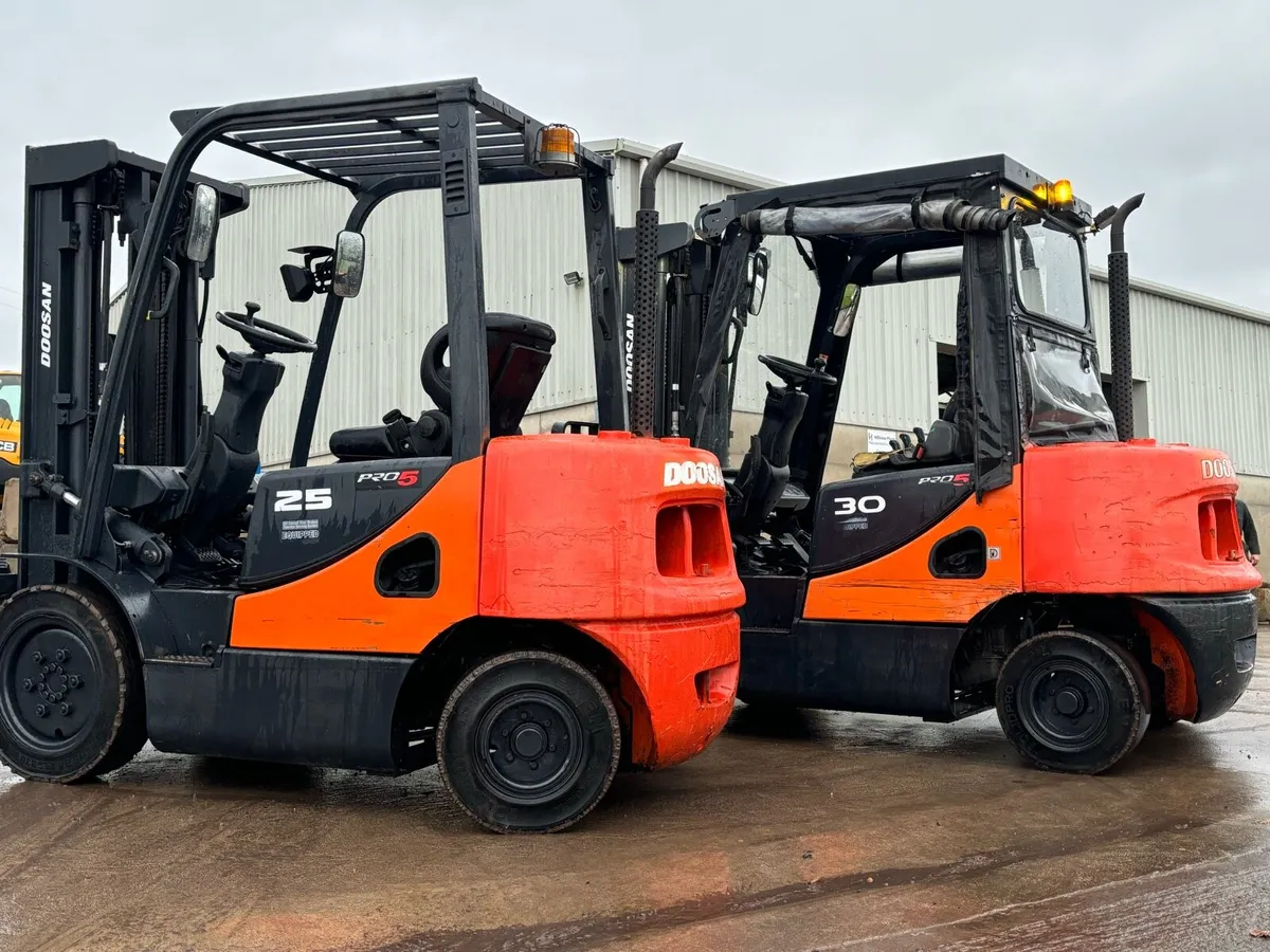 3 Ton Forklifts - Image 1