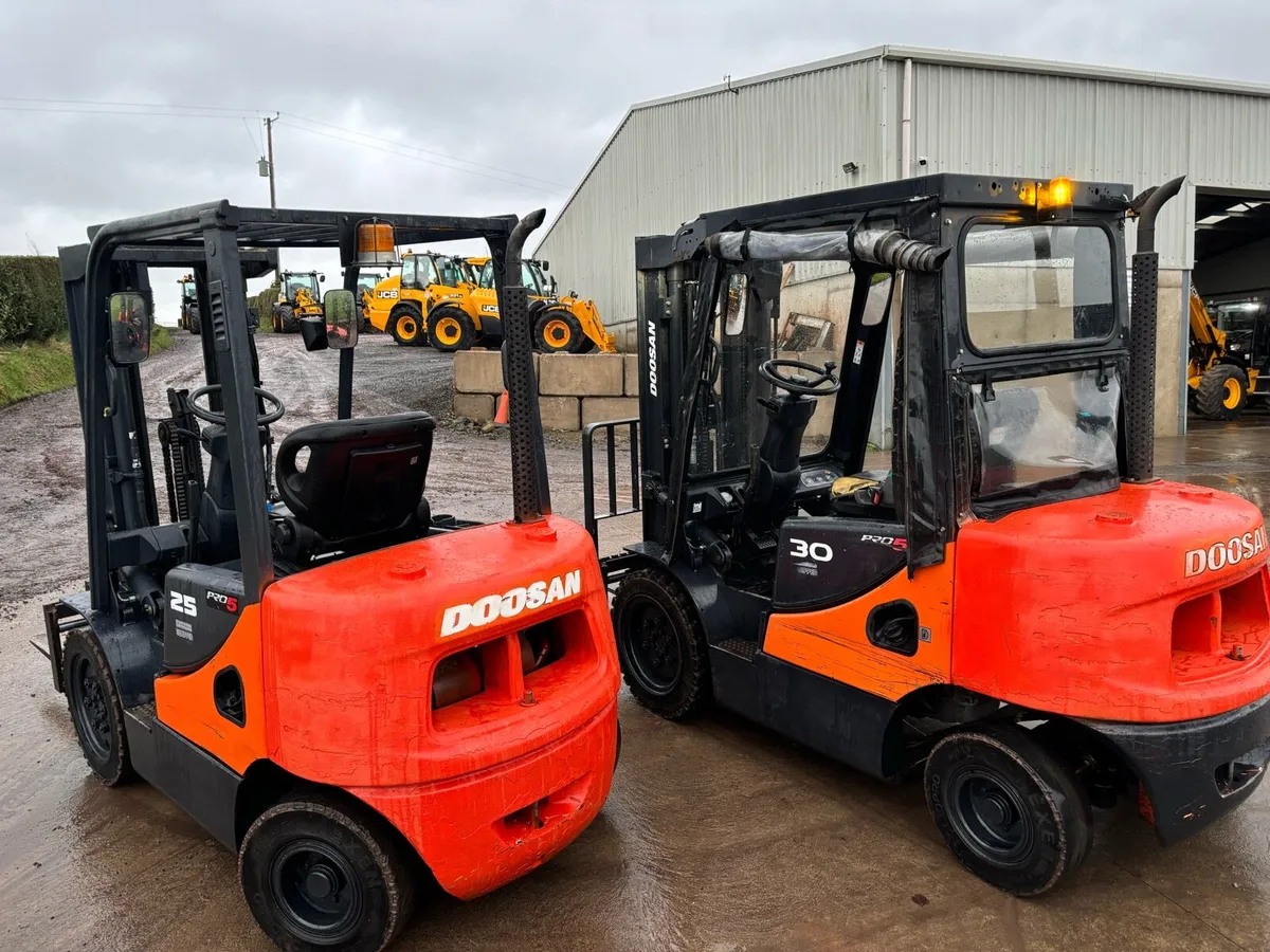 3 Ton Forklifts - Image 2