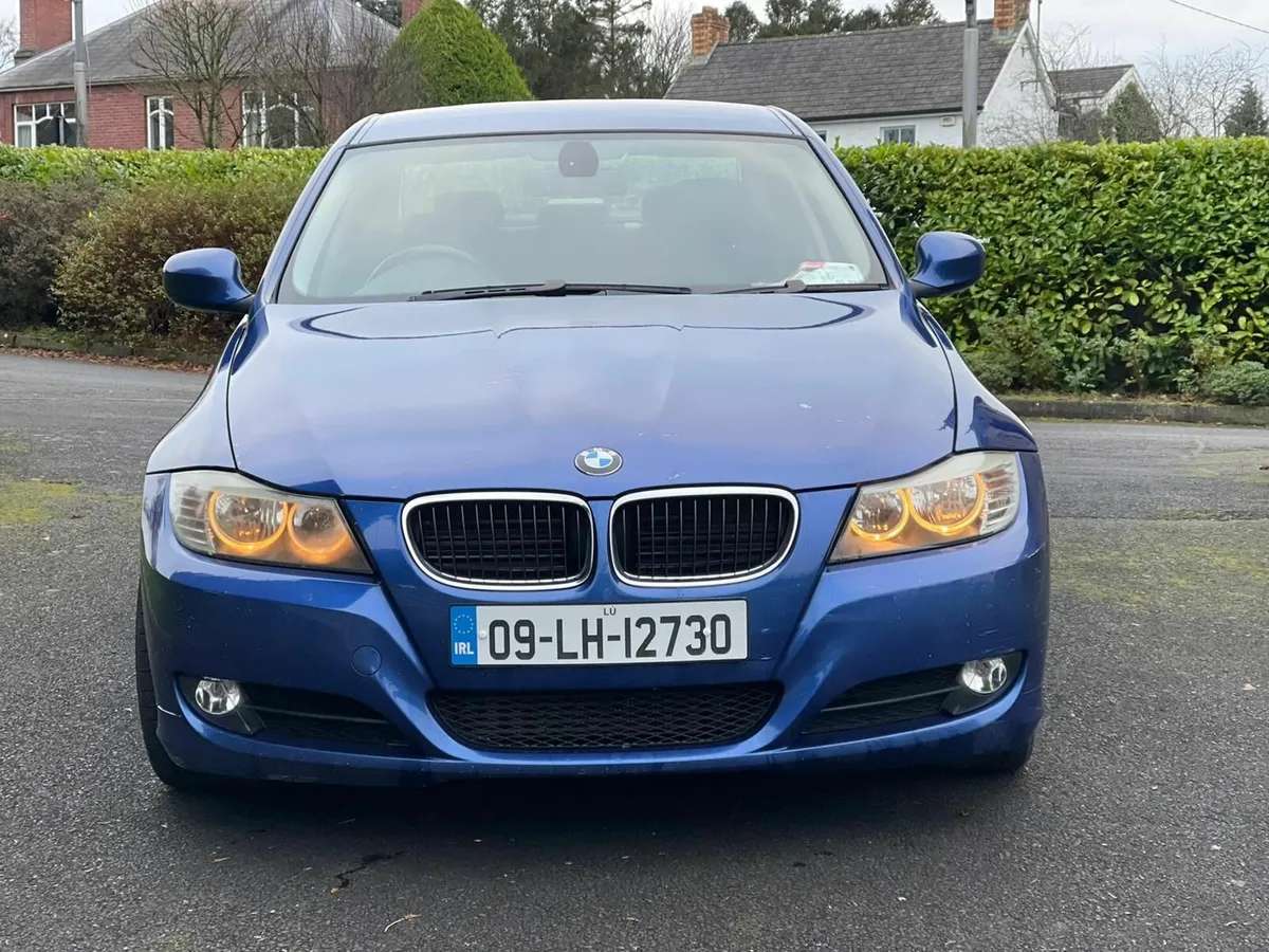 BMW 3-Series 2009 - Image 4