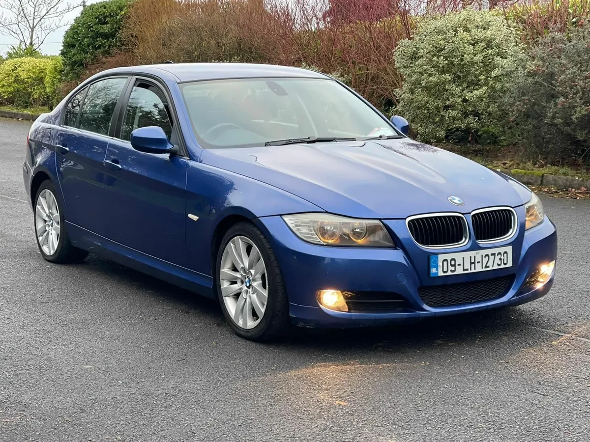 BMW 3-Series 2009 - Image 1