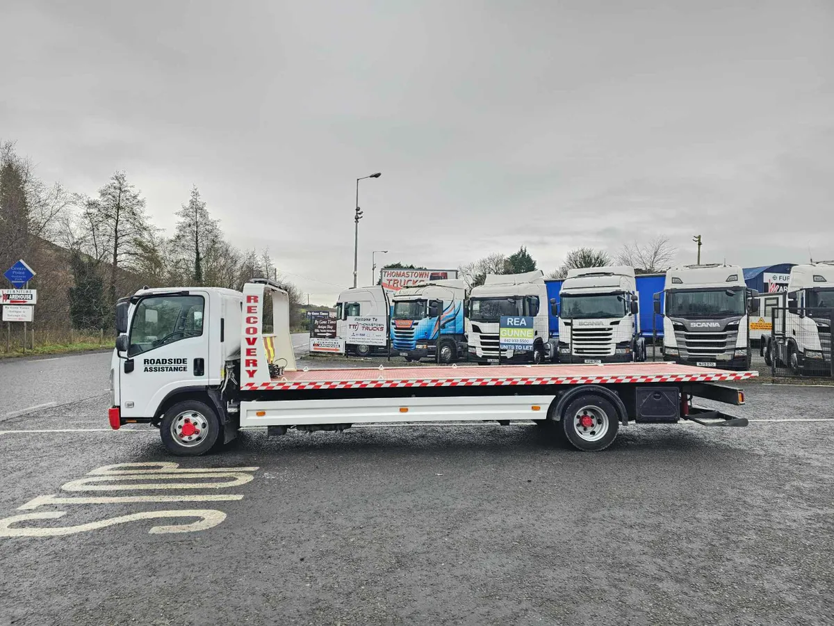 2017 Isuzu N75 190 recovery truck, 22ft body - Image 4